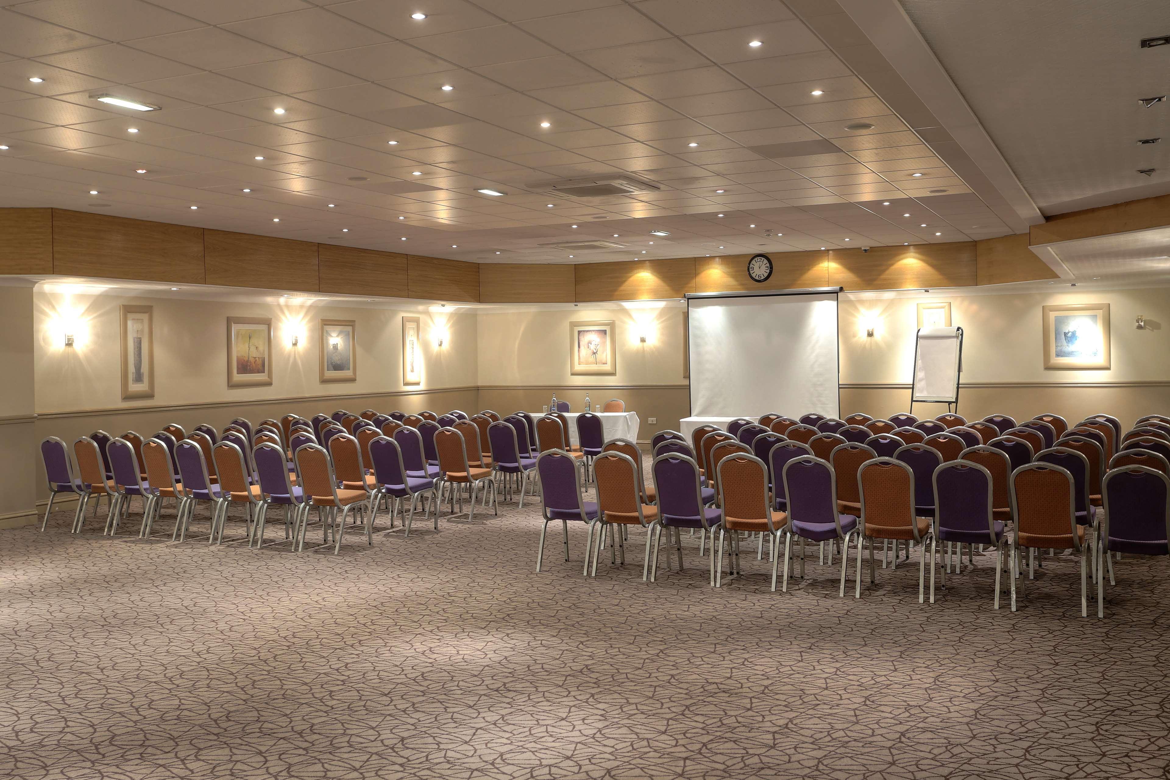 אלטרינצ'אם Cresta Court Hotel מראה חיצוני תמונה