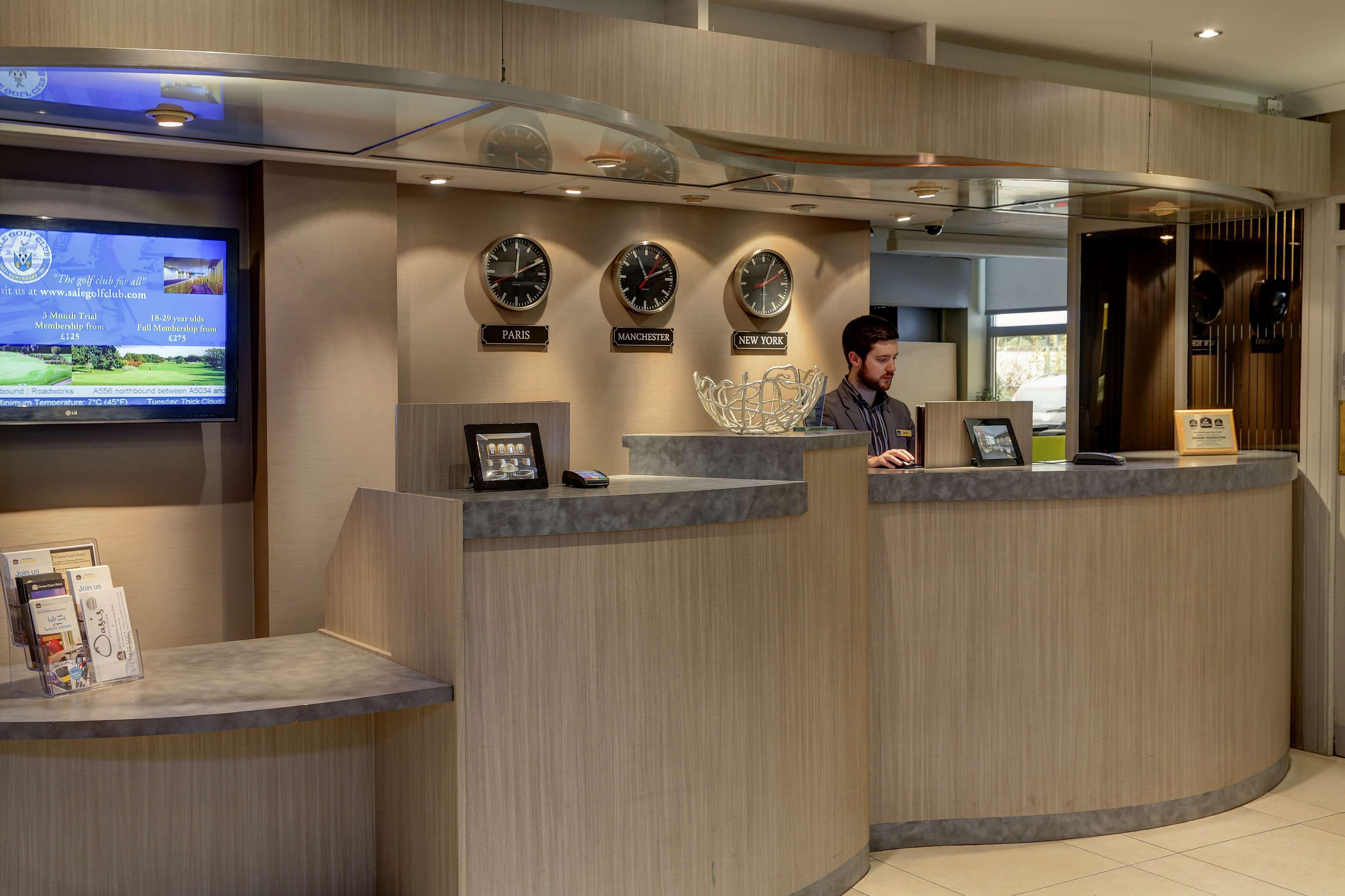 אלטרינצ'אם Cresta Court Hotel מראה חיצוני תמונה