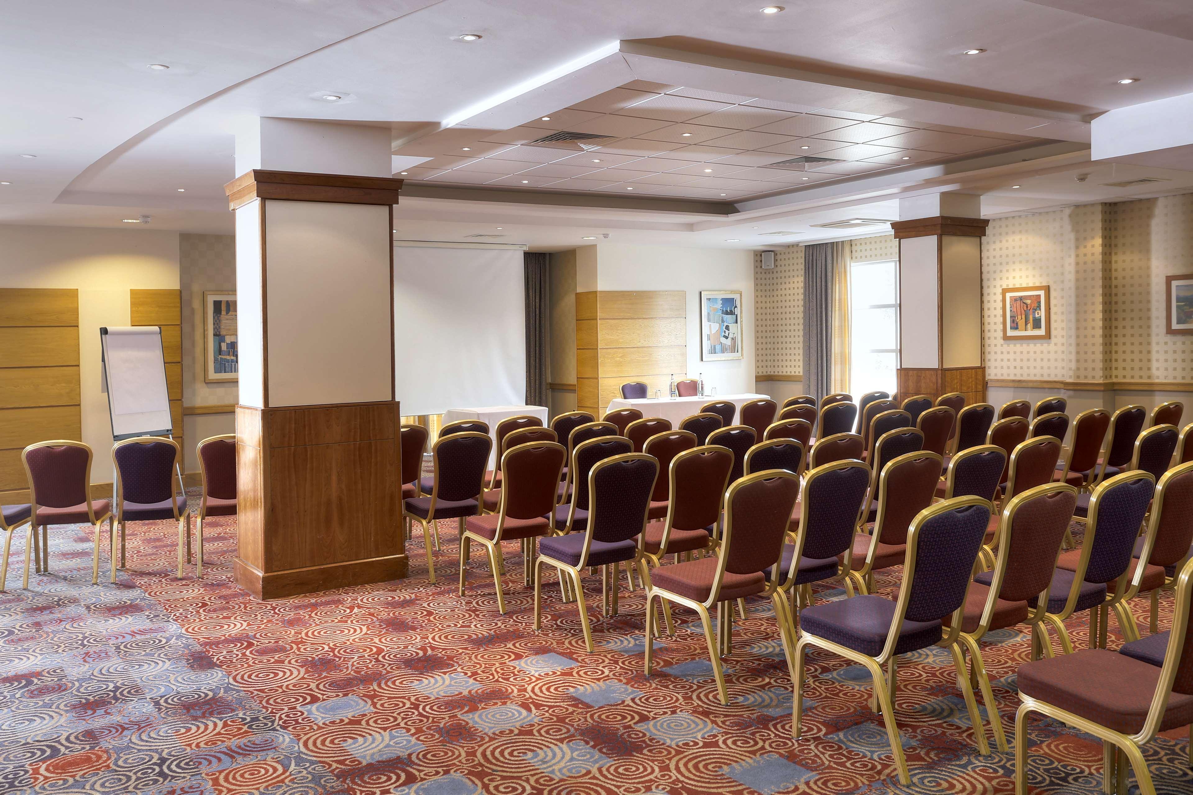 אלטרינצ'אם Cresta Court Hotel מראה חיצוני תמונה