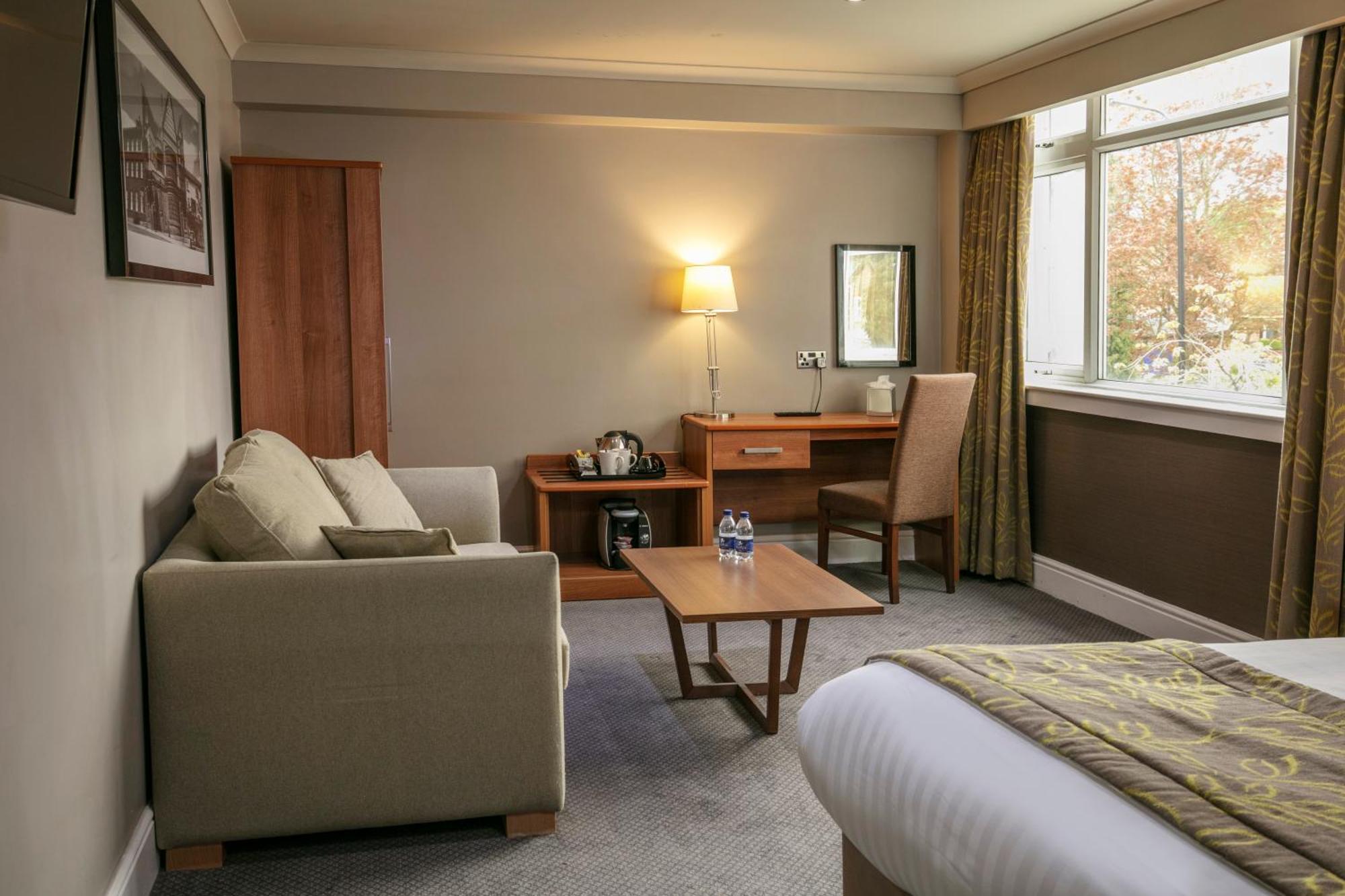 אלטרינצ'אם Cresta Court Hotel מראה חיצוני תמונה