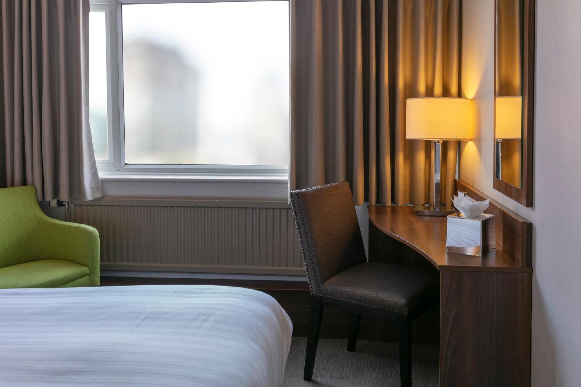 אלטרינצ'אם Cresta Court Hotel מראה חיצוני תמונה