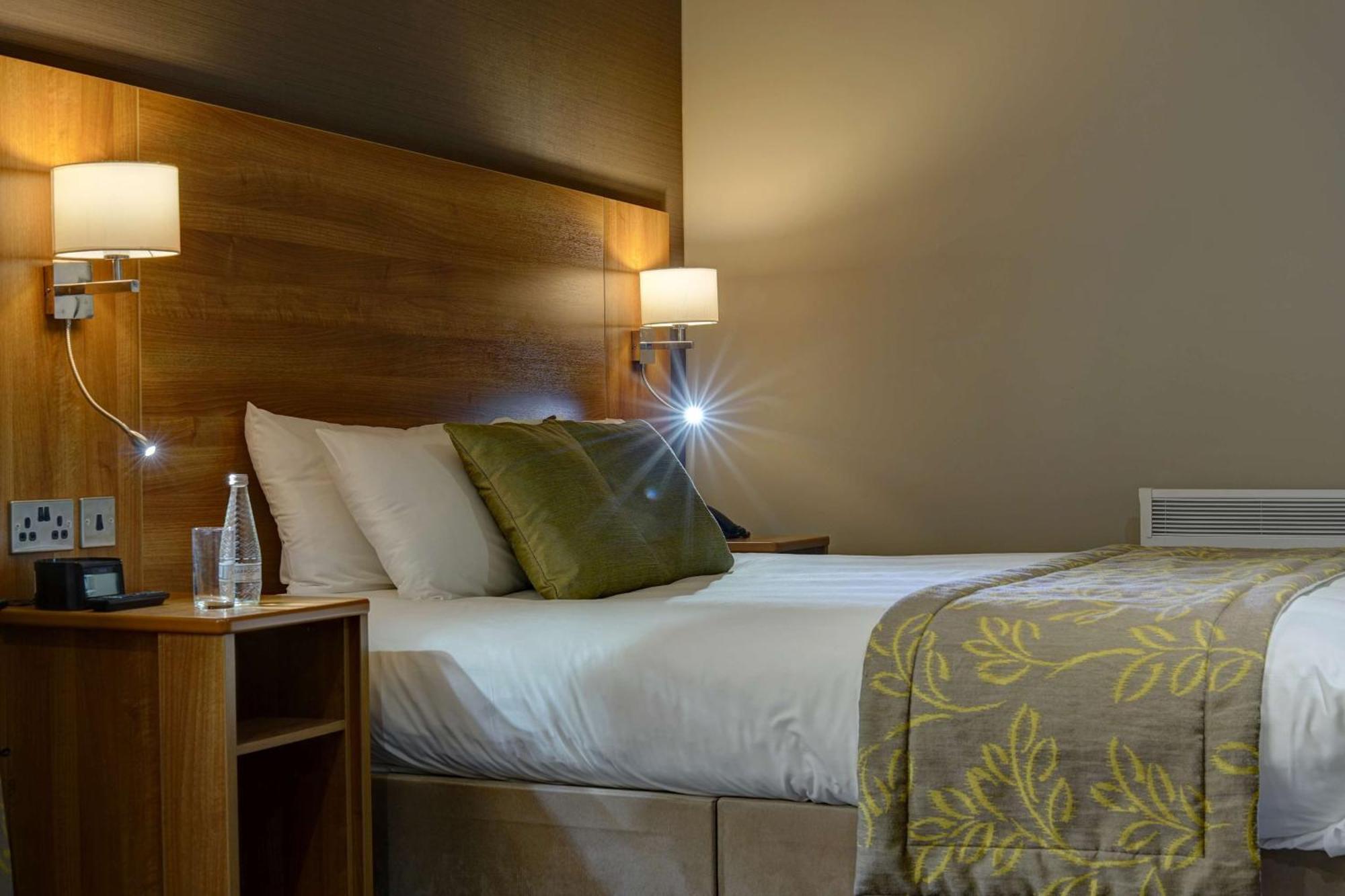 אלטרינצ'אם Cresta Court Hotel מראה חיצוני תמונה