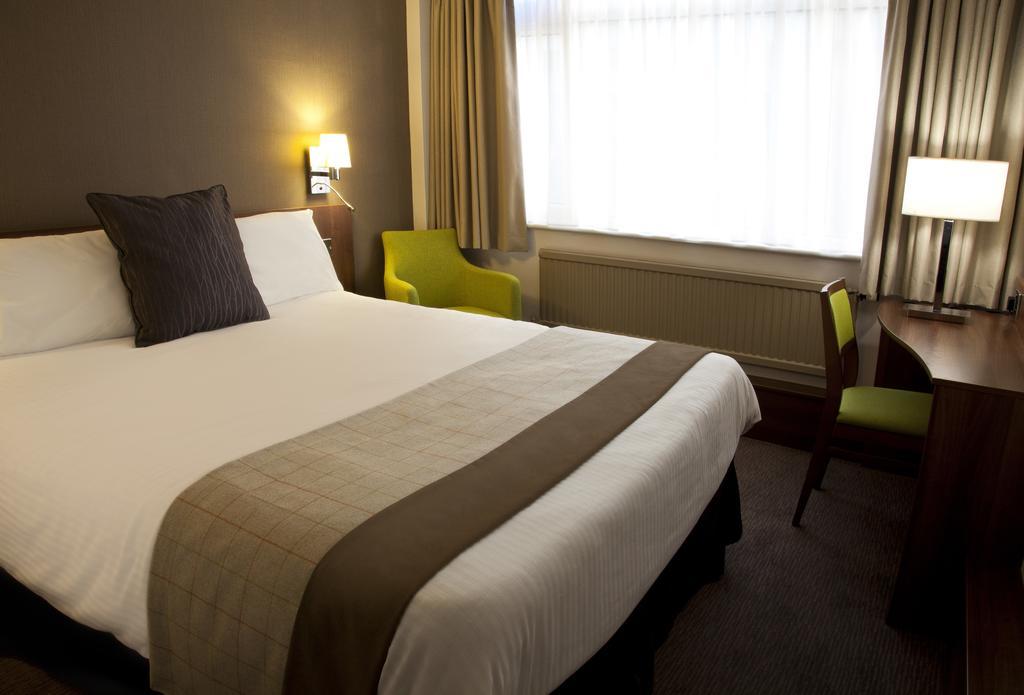 אלטרינצ'אם Cresta Court Hotel מראה חיצוני תמונה